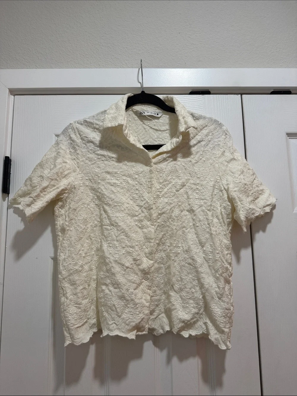 Zara Scallop Detail Button Down Blouse Embroidered Size Medium